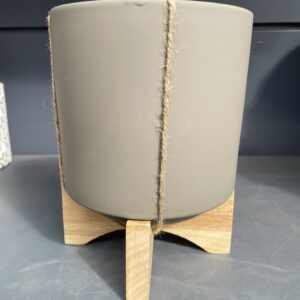 6" Rubber Pot on Stand Grey