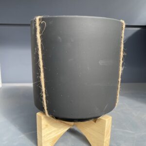 6" Rubber Pot on Stand Black